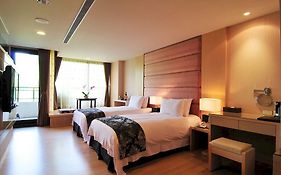 Tai-Yi Red Maple Resort